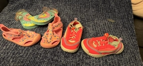 Sandals For Teens 3 pairs of swim shoes Tyedye flip flops - Shoes:            6 (Toddler)