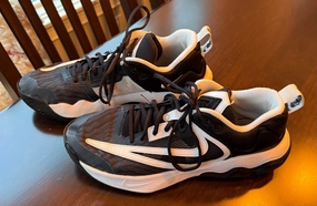 Asics Ff3 Tennis Shoes .Giannis Immortality 3 Nike Basketball Shoe GUC - Shoes: 10.5 (Adult)