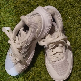 Adidas - Nearly new - wore once indoors White Gamecourt 2 tennis shoes 6 (Adult) Adidas Originals Drop Step Low Casual Basketball Shoes