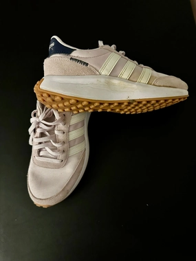 Adidas Brand Pink w/white stripes - Shoes: 6 (Adult) New Edition Adidas Shoes