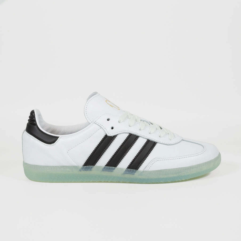 Shoes Adidas Y3 Adidas Skateboarding - Dill Samba Shoes - Footwear White / Core Black / Gold Metallic
