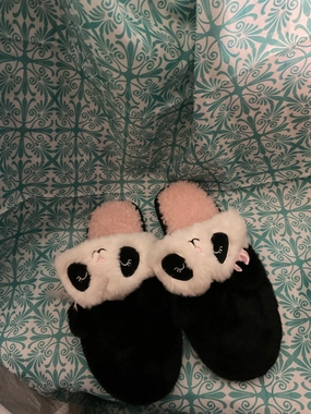 Best Washable Slippers Blk n wht slippers new W face - Shoes: 6 (Big Kid)