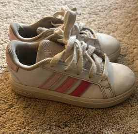 Adidas Pink Fair Condition - Shoes:          11 (Little Kid) Adidas Gazelle Adv Shoes