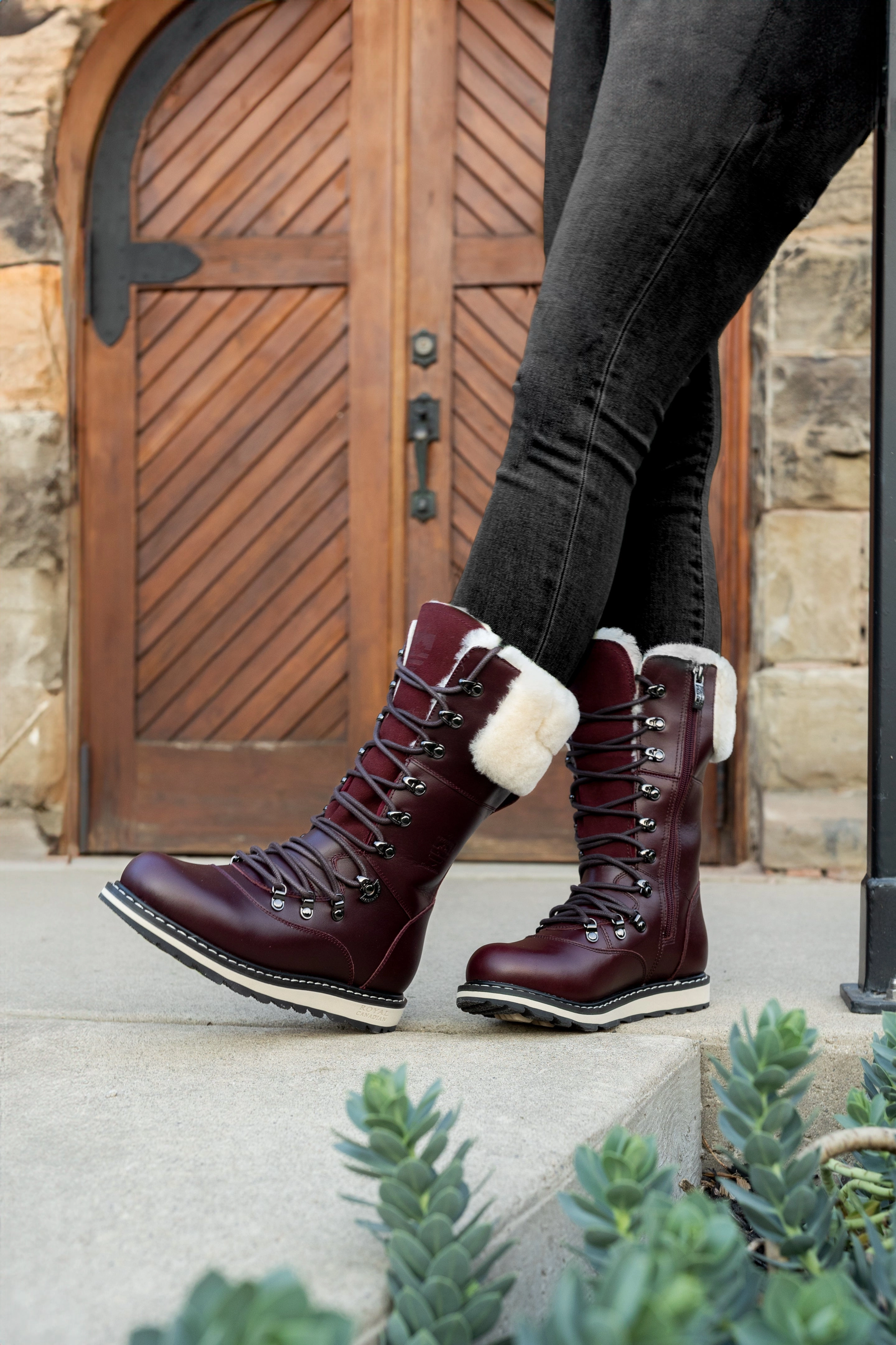 CASTLEGAR | Women Best Waterproof Wide Shoes