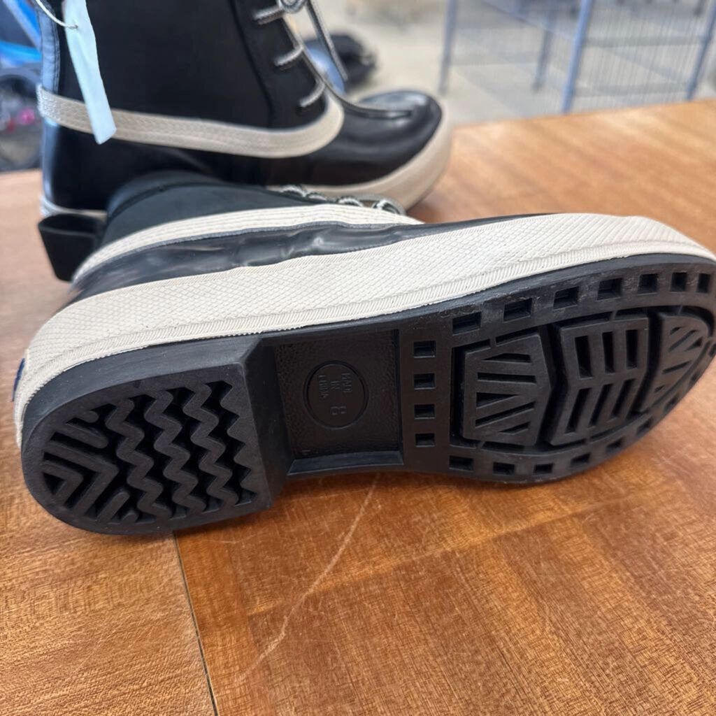 Knit Shoes Waterproof XTRATUF - Women's 6" Legacy Lace Boots: Black-women-8