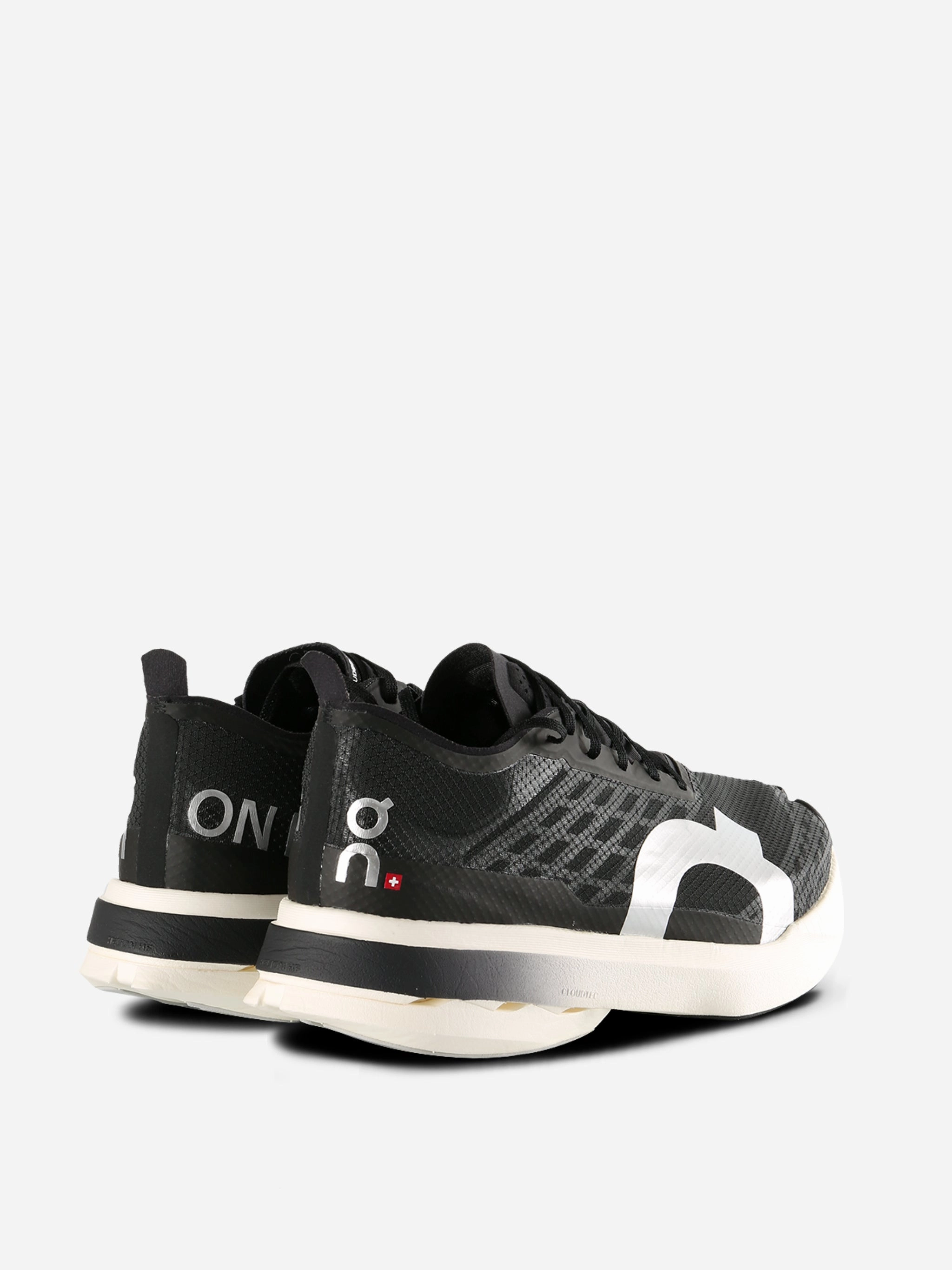 Track Running Shoes ON RUNNING - Women Cloudboom Strike Sneakers