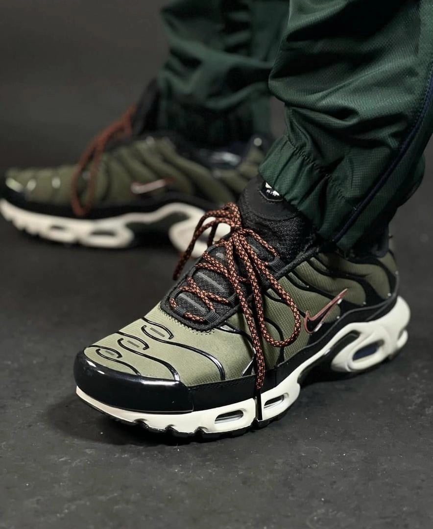 Asics Shoes Store In Dubai Nike Tn  Licne du streetwear revient en force