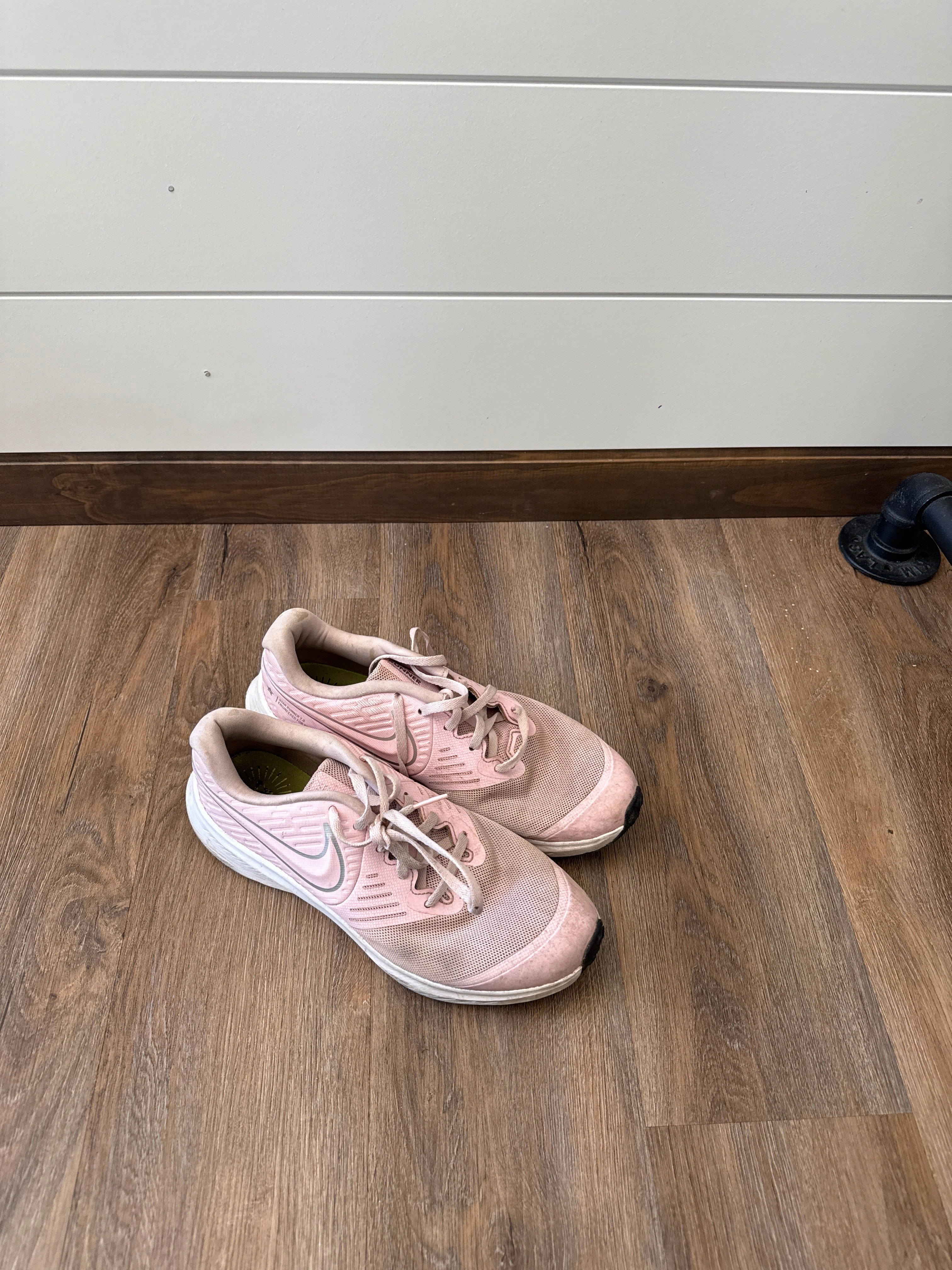 Nike star runner 2.0 Need washed! Dirty! - Shoes: 7 (Adult) Asics Contend Shoes