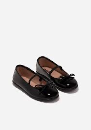 Gym Shoes Feet Black patent leather ballerinas