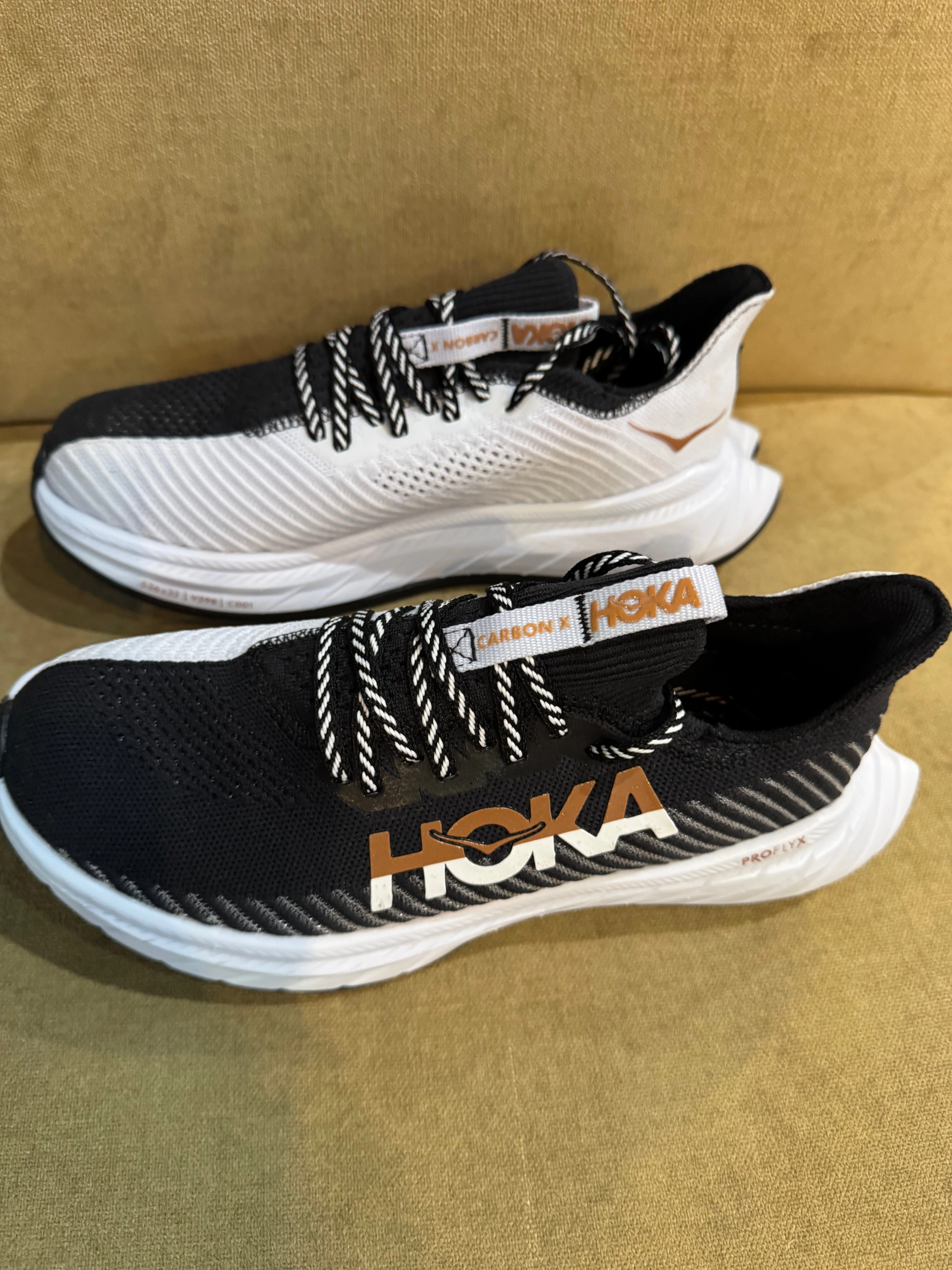 Heel Drop In Running Shoes Hoka Women's Carbon X 3