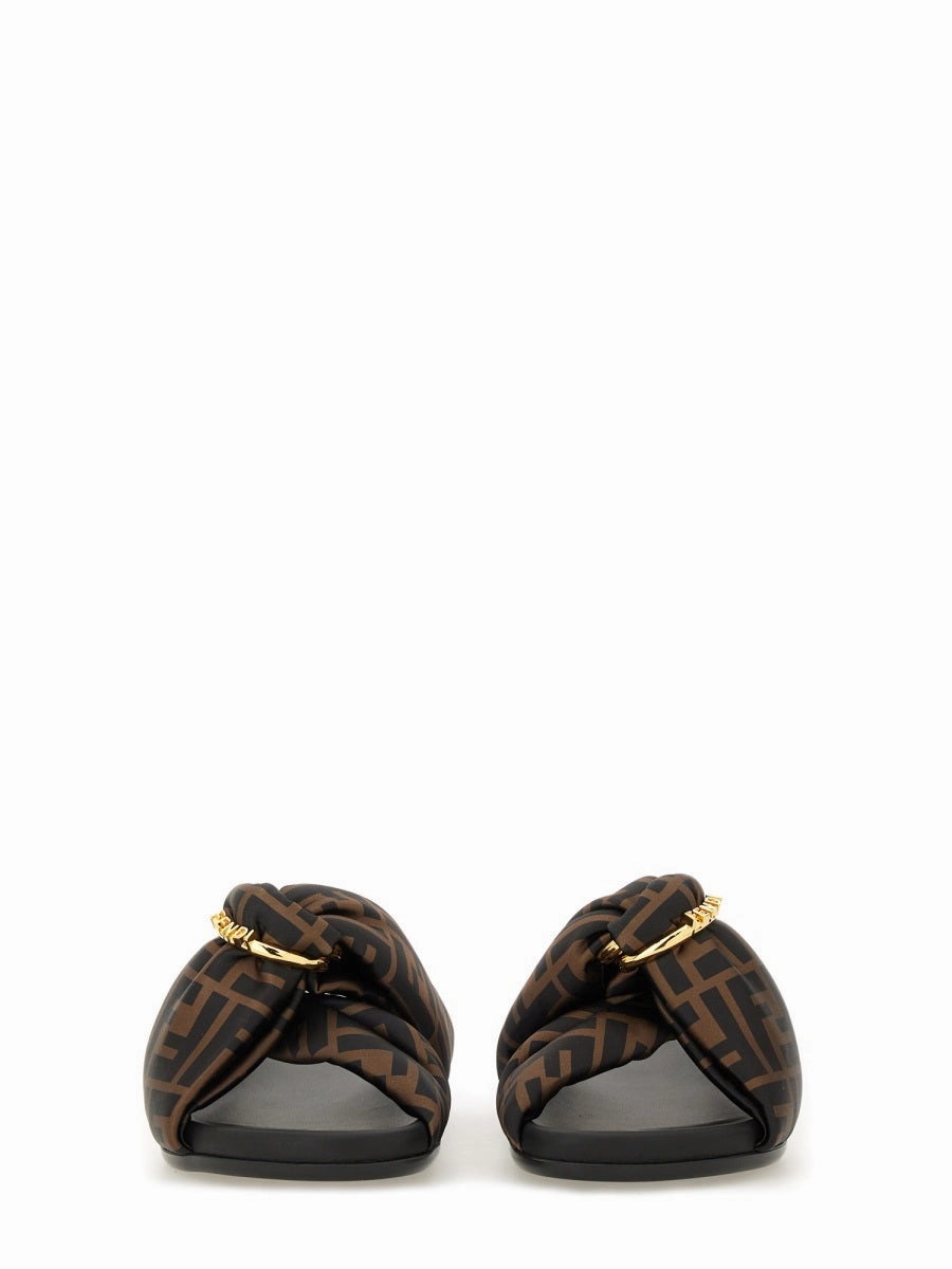 Semi Formal Flat Shoes FENDI Elegant Flat Sandals with Twist Detailing