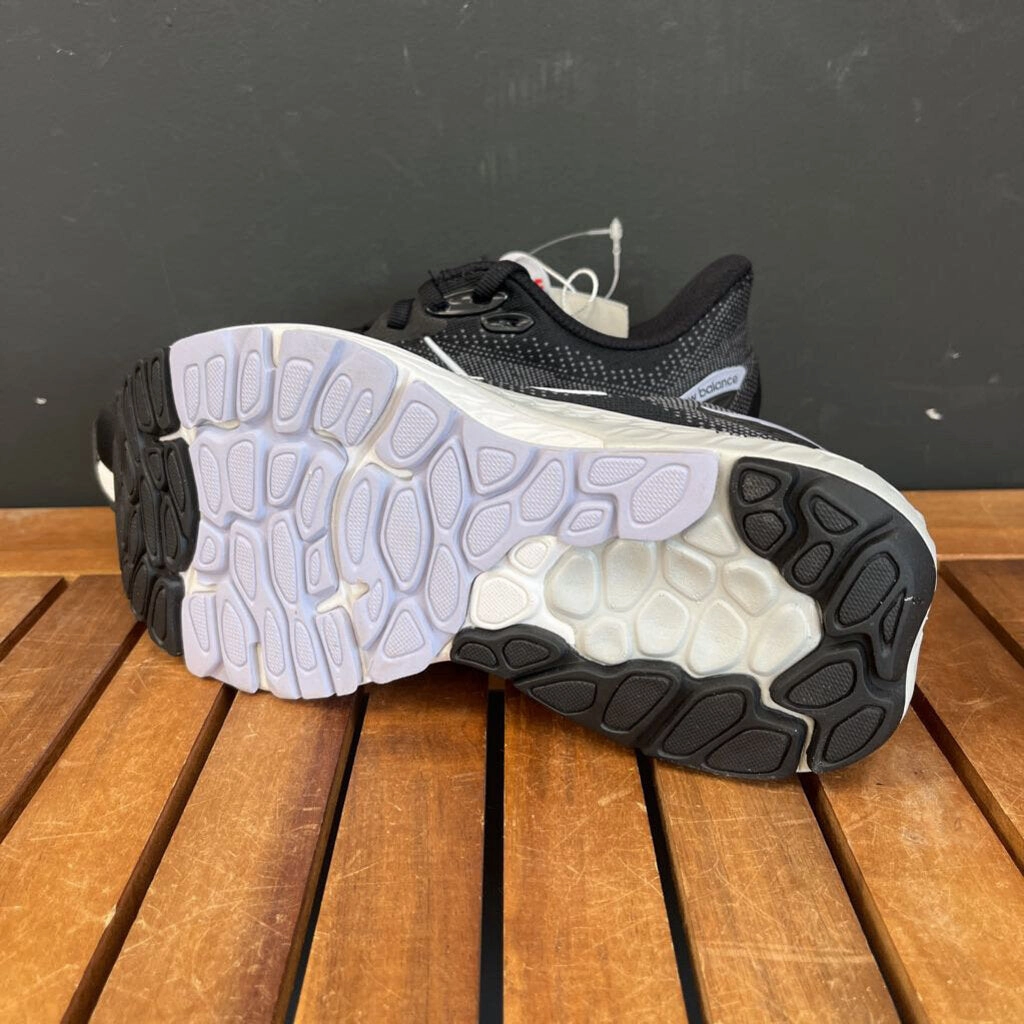 New Balance - Women's Fresh Foam 880 Running Shoes - MSRP $180: Black-women-W6 Good Running Shoes With Bad Knees