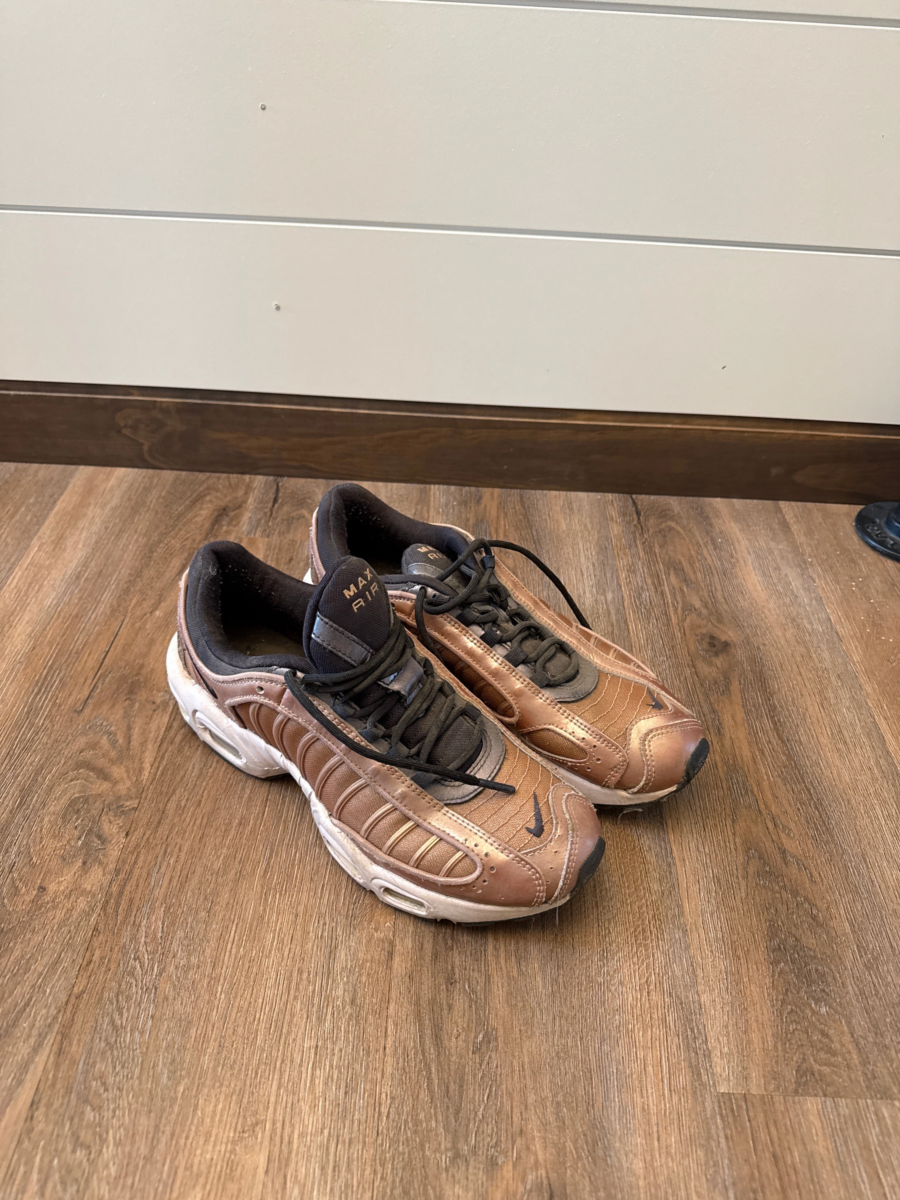 Best Asics Shoe For Flat Feet Nike Max Air Paid $$ need wipe down - Shoes: 10 (Adult)