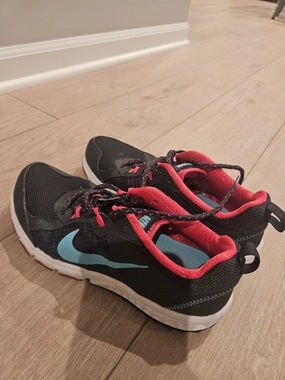 Ivo Trail Breeze Hiking Shoes Nike Wild Trail Tennis Shoes - Shoes: 7 (Adult)