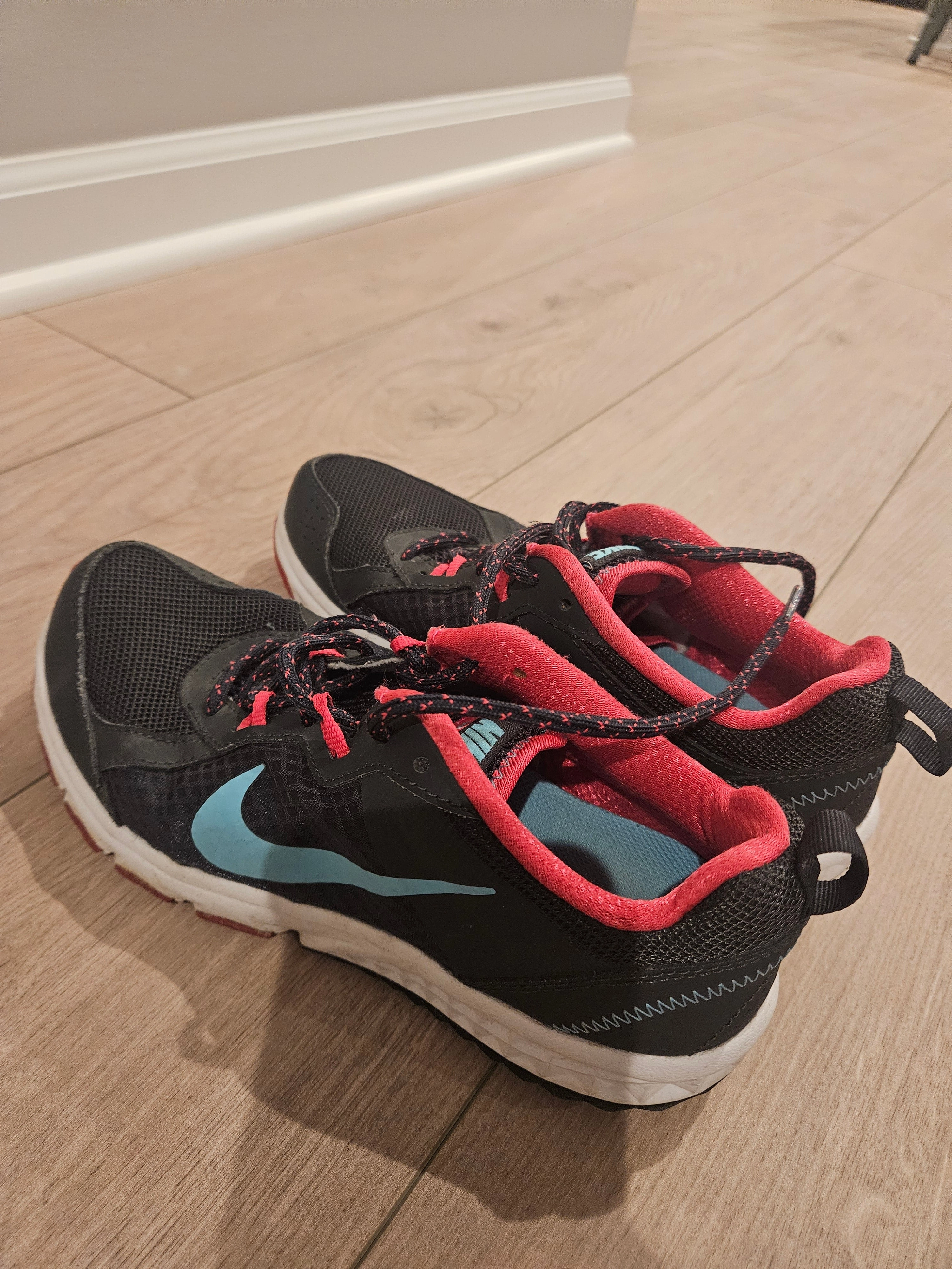 Nike Wild Trail Tennis Shoes - Shoes: 7 (Adult) Trail Grotto Shoes