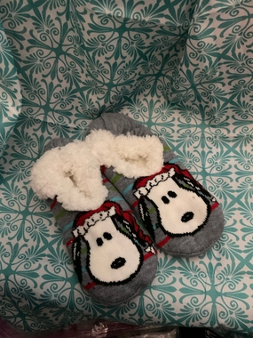Rainbow Slides Snoopy slippers socks New sz 4-10 - Shoes: 4 (Big Kid)