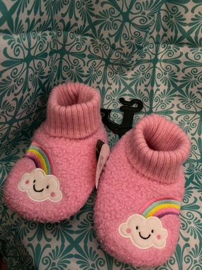 Pink slippers rainbow New - Shoes:            6 (Toddler) Silly House Slippers