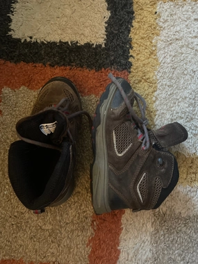 Vasque Hiking Boots Brown, laces - Shoes:         1 (Little Kid) Hiking Shoes Los Angeles