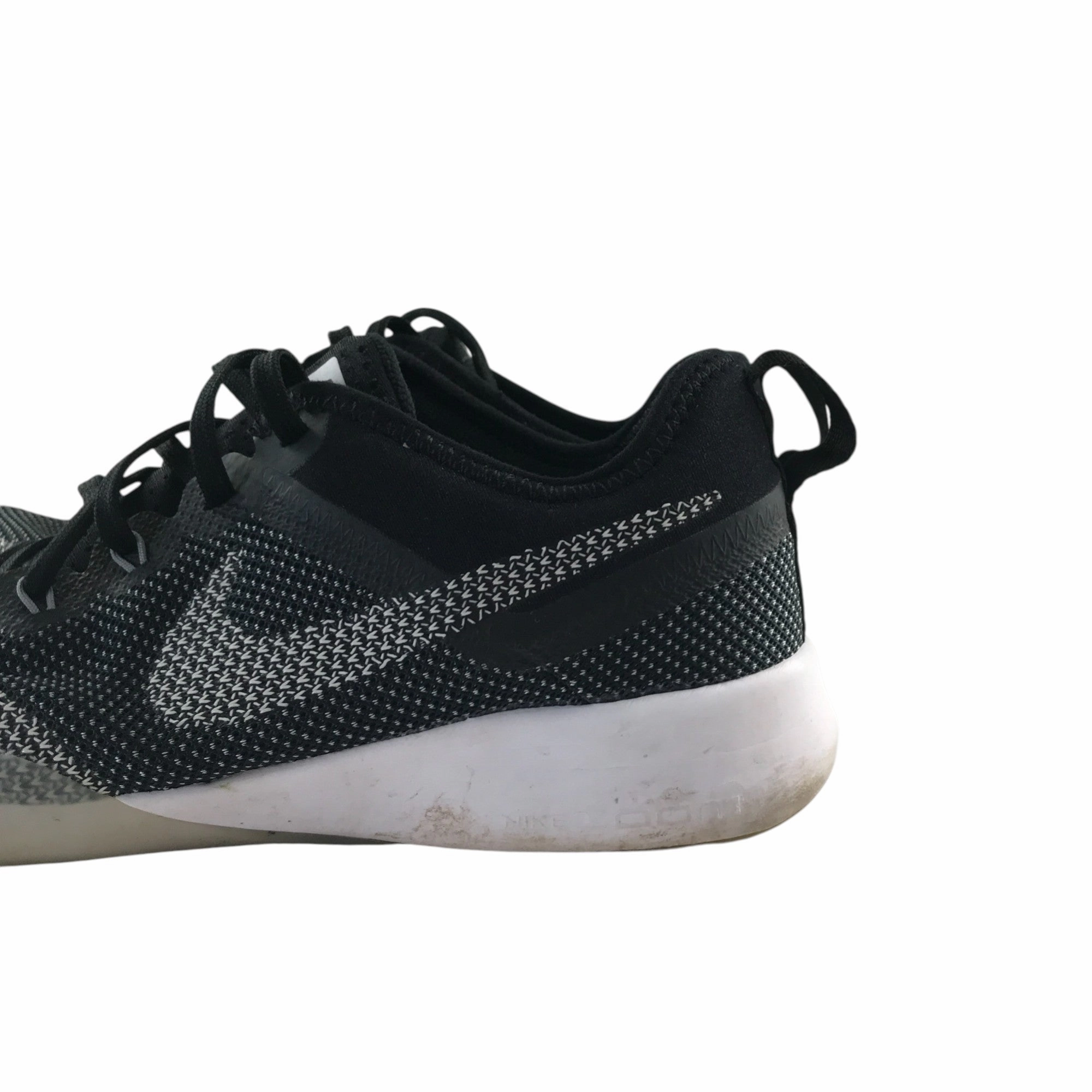 Nike Zoom trainers shoe size UK 4 black and white Flyknit upper Good Winter Running Shoes