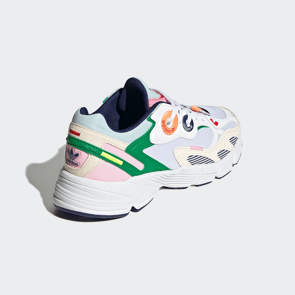 Adidas Astir W - Cloud White / Green / Bliss Orange Adidas Samba Classic Soccer Shoes