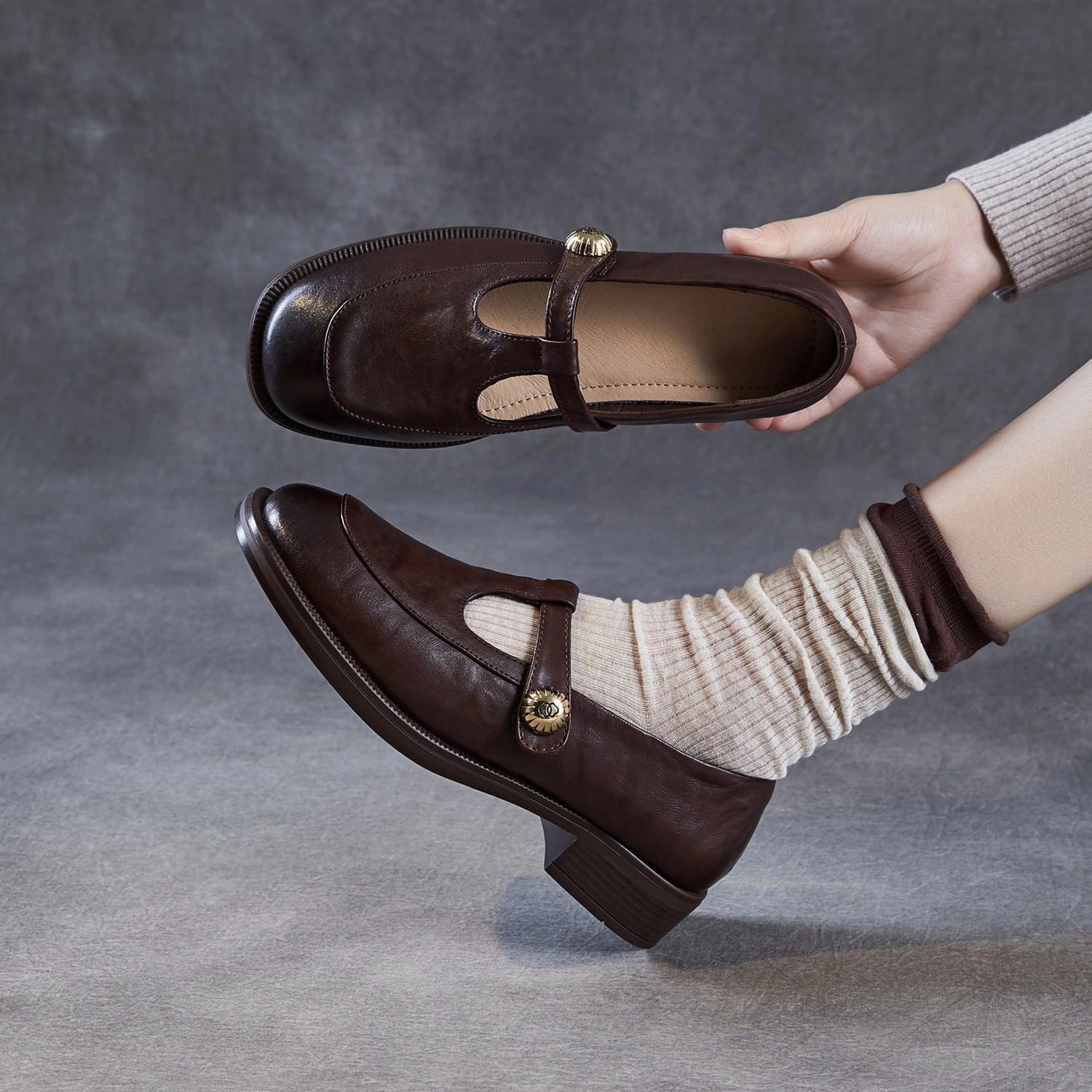 Women's Retro Leather T-Strap Velcro Mary Jane Shoes Snappy Casual Shoes