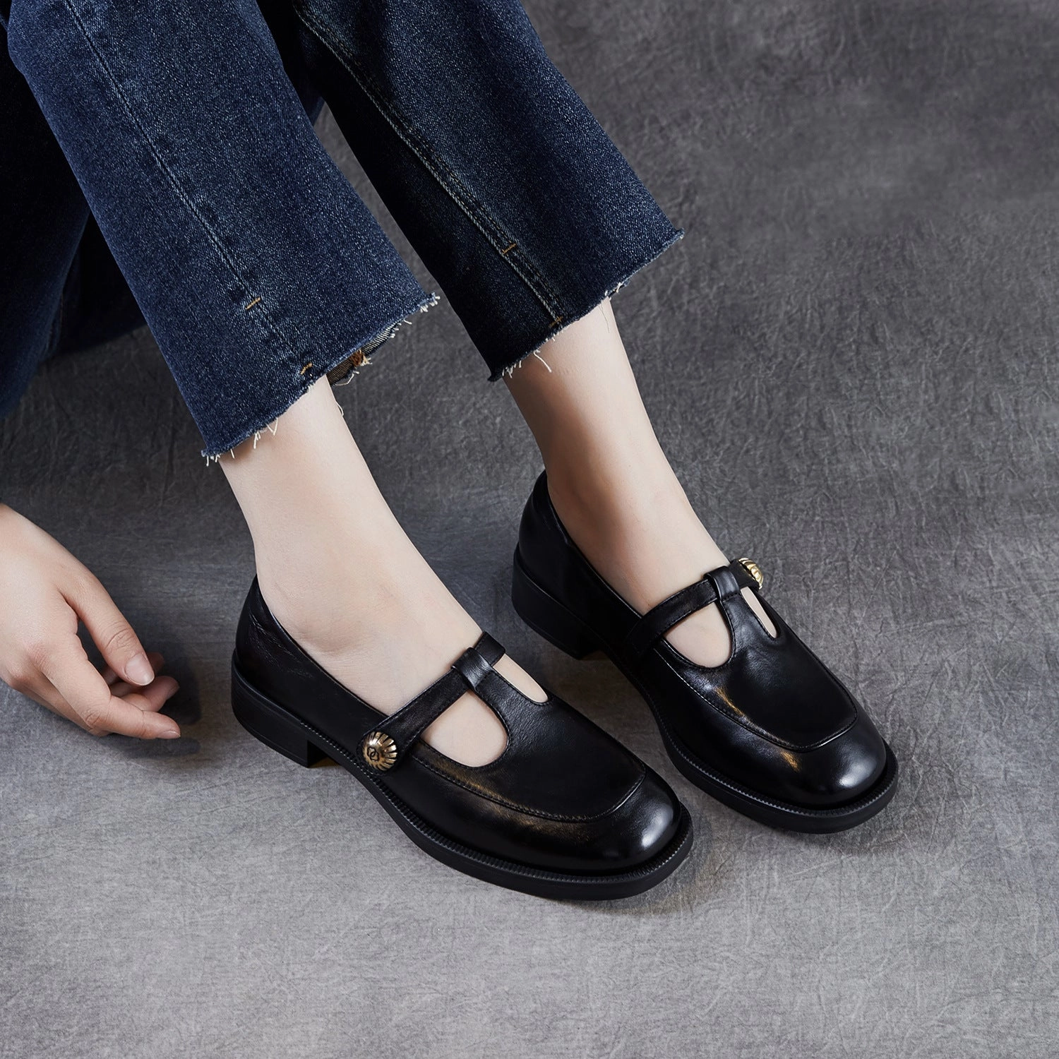 Women's Retro Leather T-Strap Velcro Mary Jane Shoes Balance Festival Casual Shoes