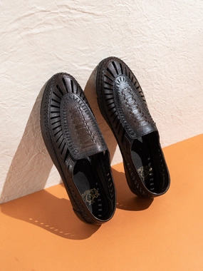 Sandals Resorts All Inclusive Mens Brown Solid Pointed Toe Casual Sandals